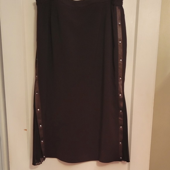 Beautiful Brown Suit - Picture 6 of 7